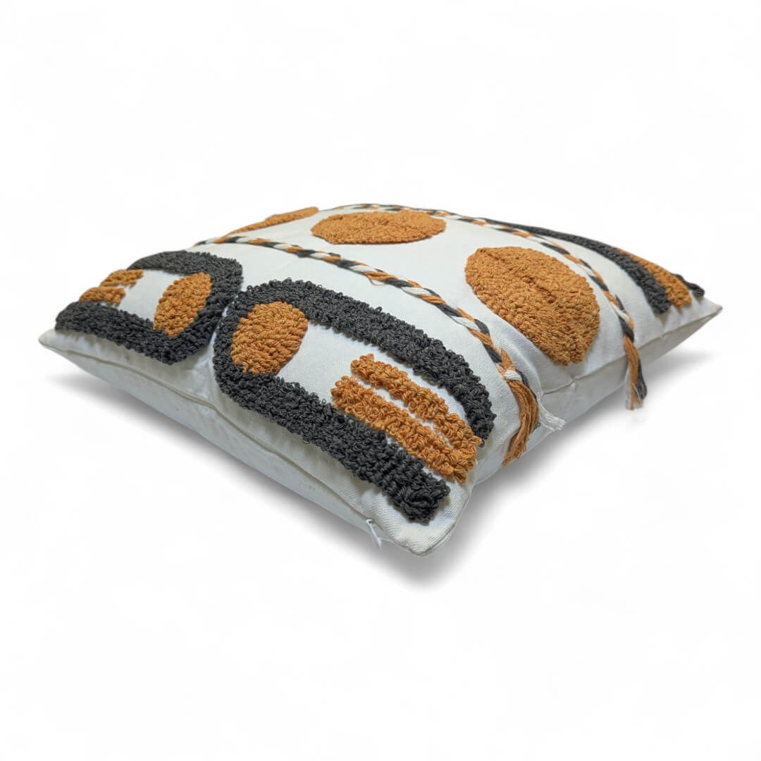 כרית נוי 4545 בוהו לורדי תקריב